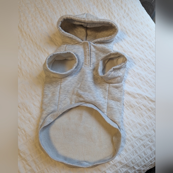 **SOLD** 🎉3/$25🎉 Sydney & Co Dog Pride Hoodie - Picture 3 of 7